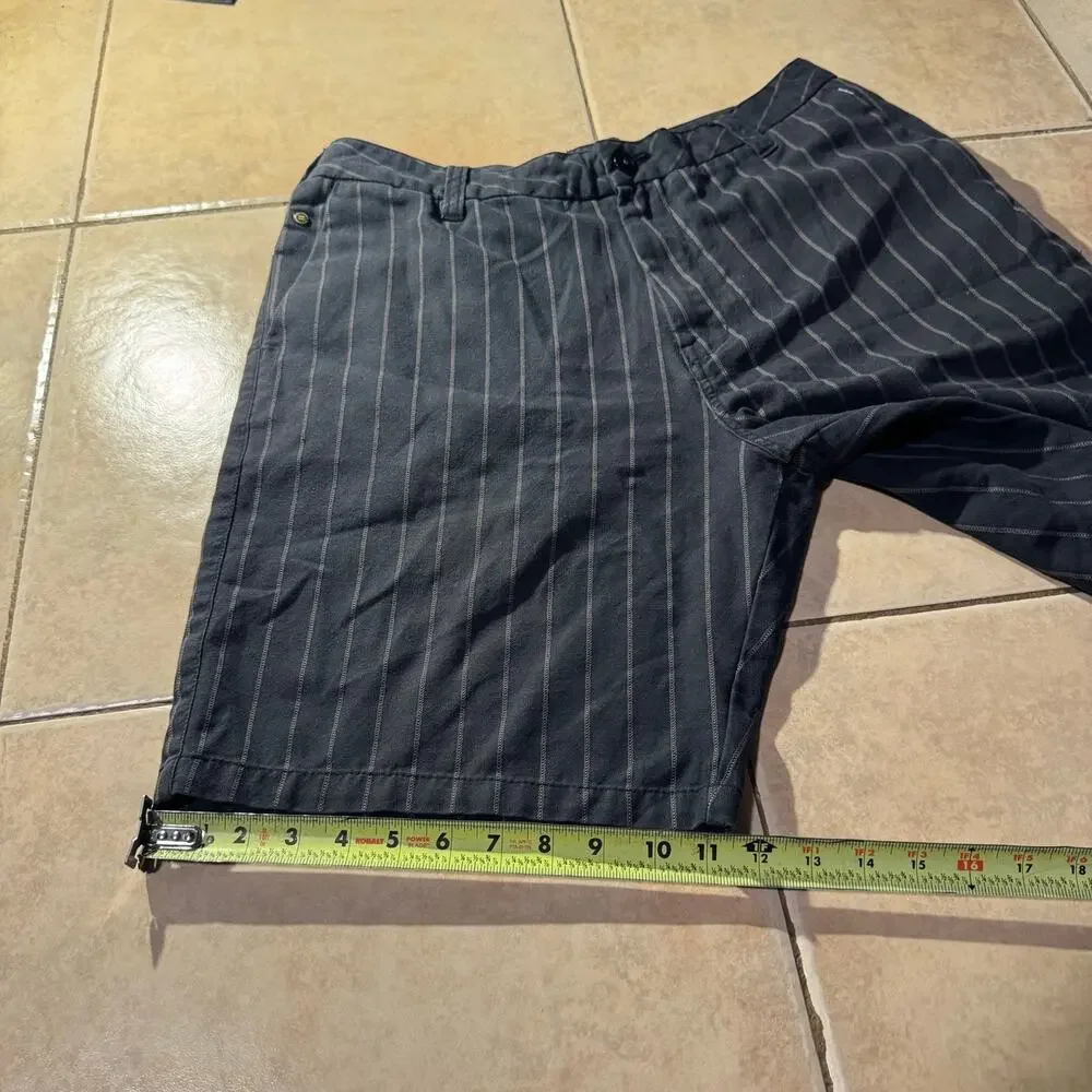 VIntage y2k mens Billabong Pin Stripe Baggy Shorts Size 36 in mens